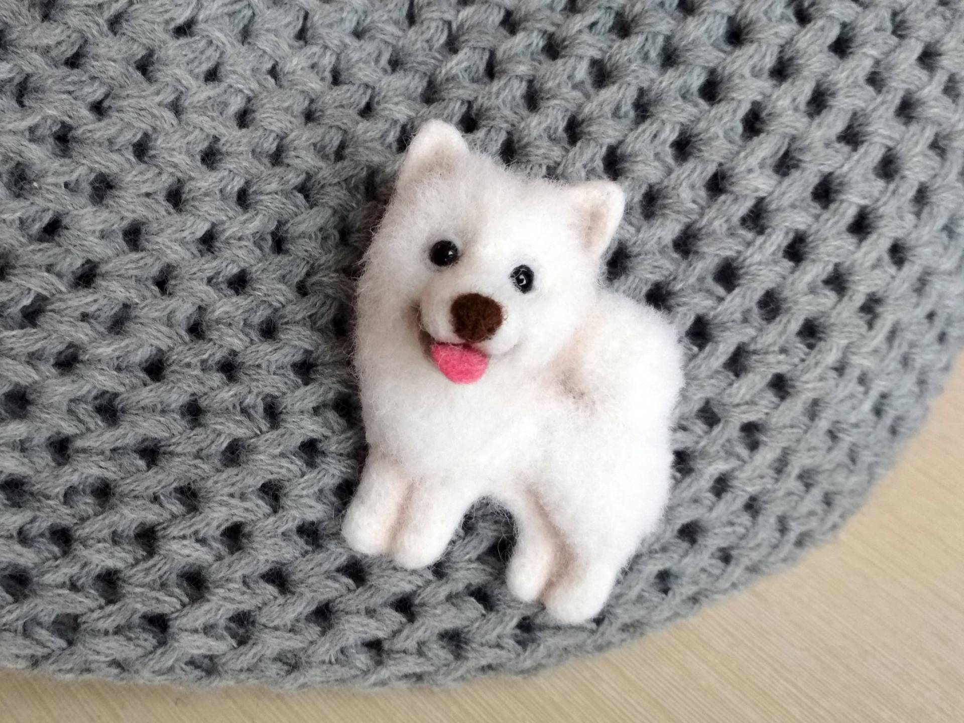 Samojede Nadelgefilzte Brosche 3D Hund Anstecknadel von CreativeWoolStore