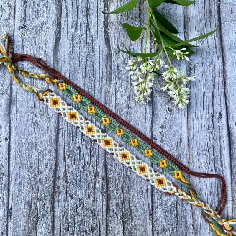 Sonnenblumen Freundschaftsarmband Set - 3 Armbänder Gehäkelt Wunschlänge Geschenkidee Handmade Armband Blume von CreativeWorldByLina