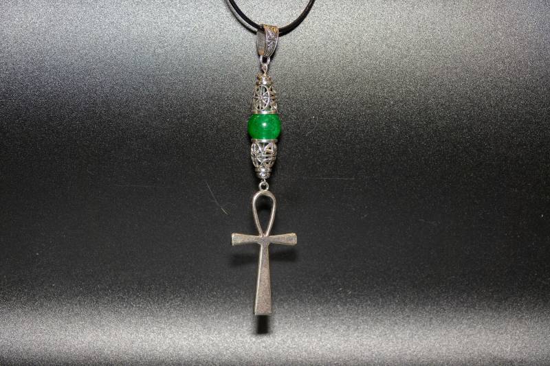 Ankh-Anhänger Mit Tibet - Und Jadeperlen von CreativebeadcraftDE