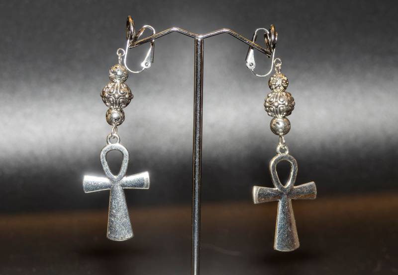 Ankh-Ohrclips Mit Tibetperlen von CreativebeadcraftDE