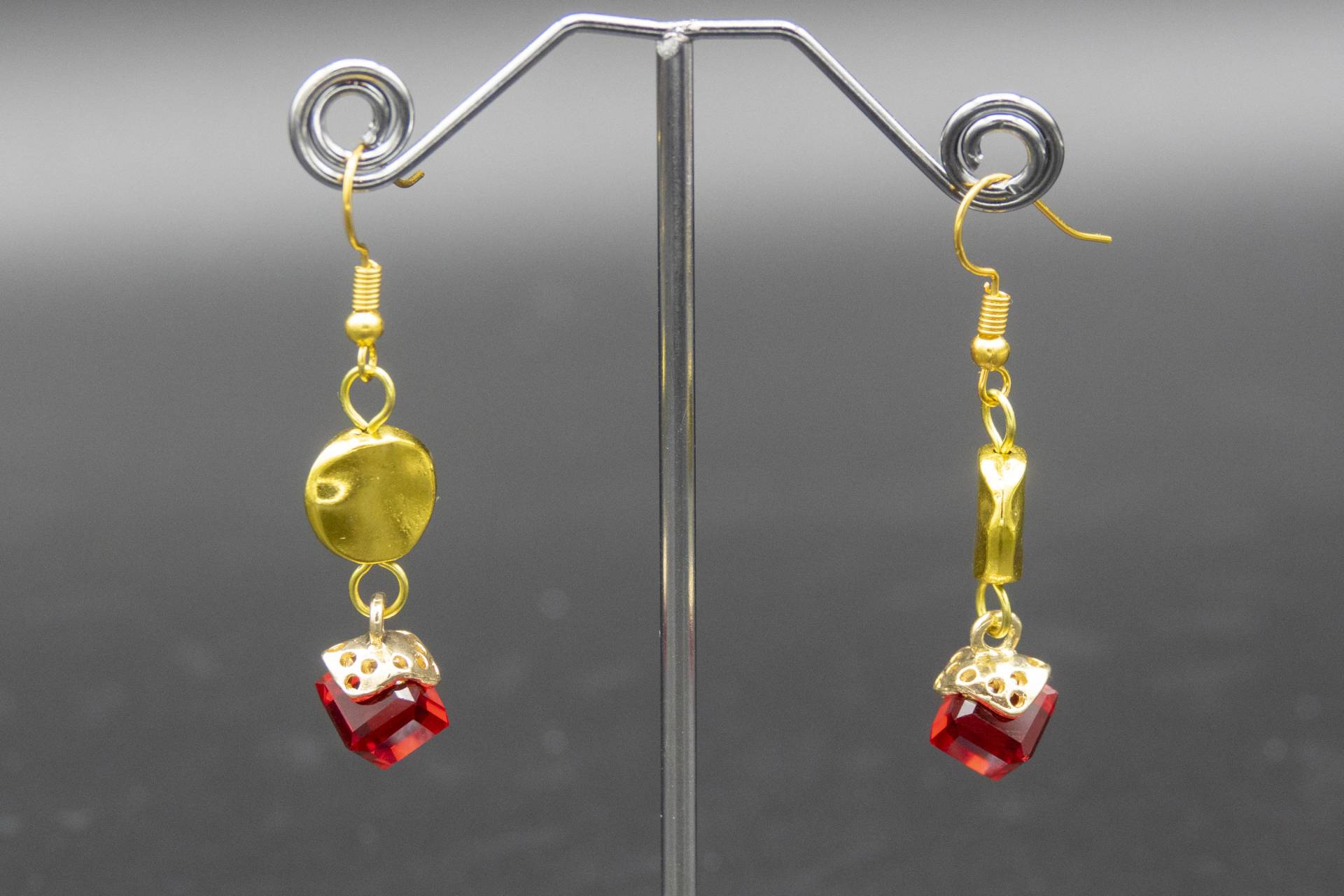 Ohrringe Mit Facettierten Glaswürfeln Ohrringe Mit Facettierten Glaswürfeln von CreativebeadcraftDE