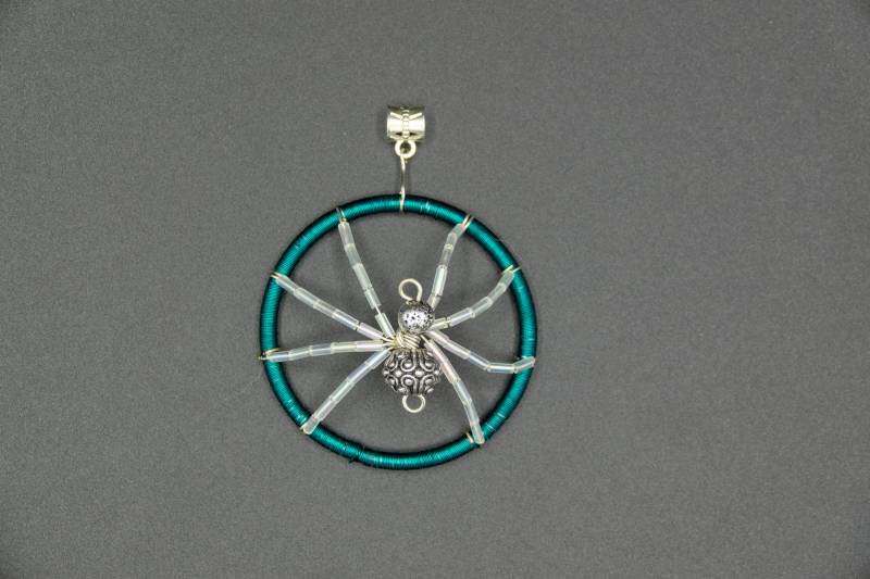 Spinnen-Anhänger Aus Aluminiumdraht Und Perlen von CreativebeadcraftDE