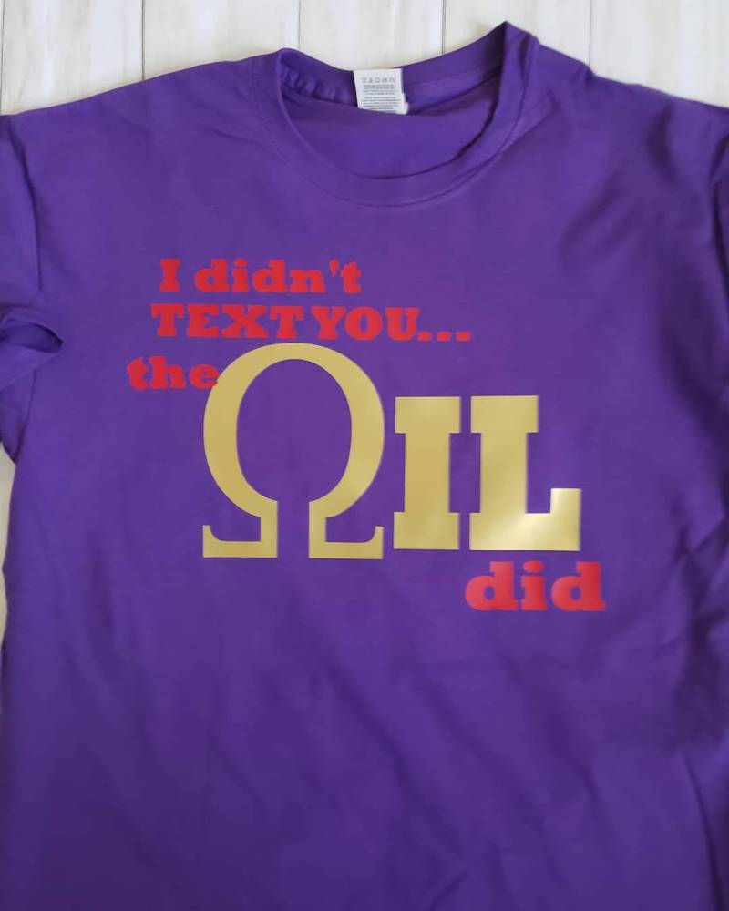 Omega Psi Phi Oil Shirt Omega Psi Phi Oil Shirt von CreativelyBlu