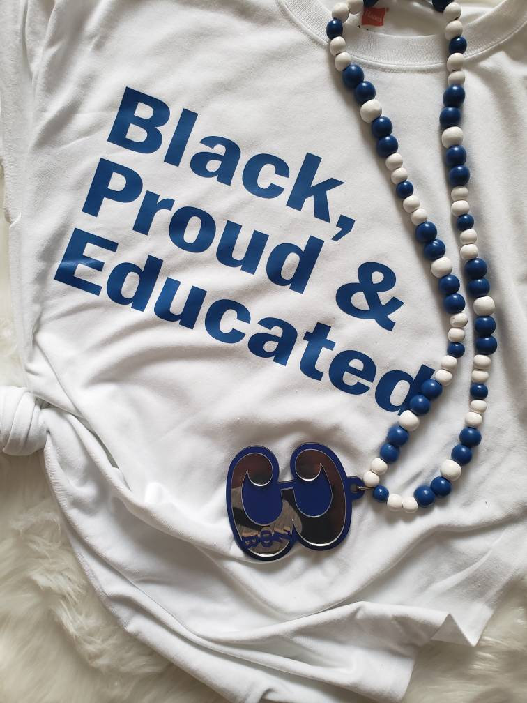 Schwarz, Stolz, & Gebildet T-Shirt von CreativelyBlu