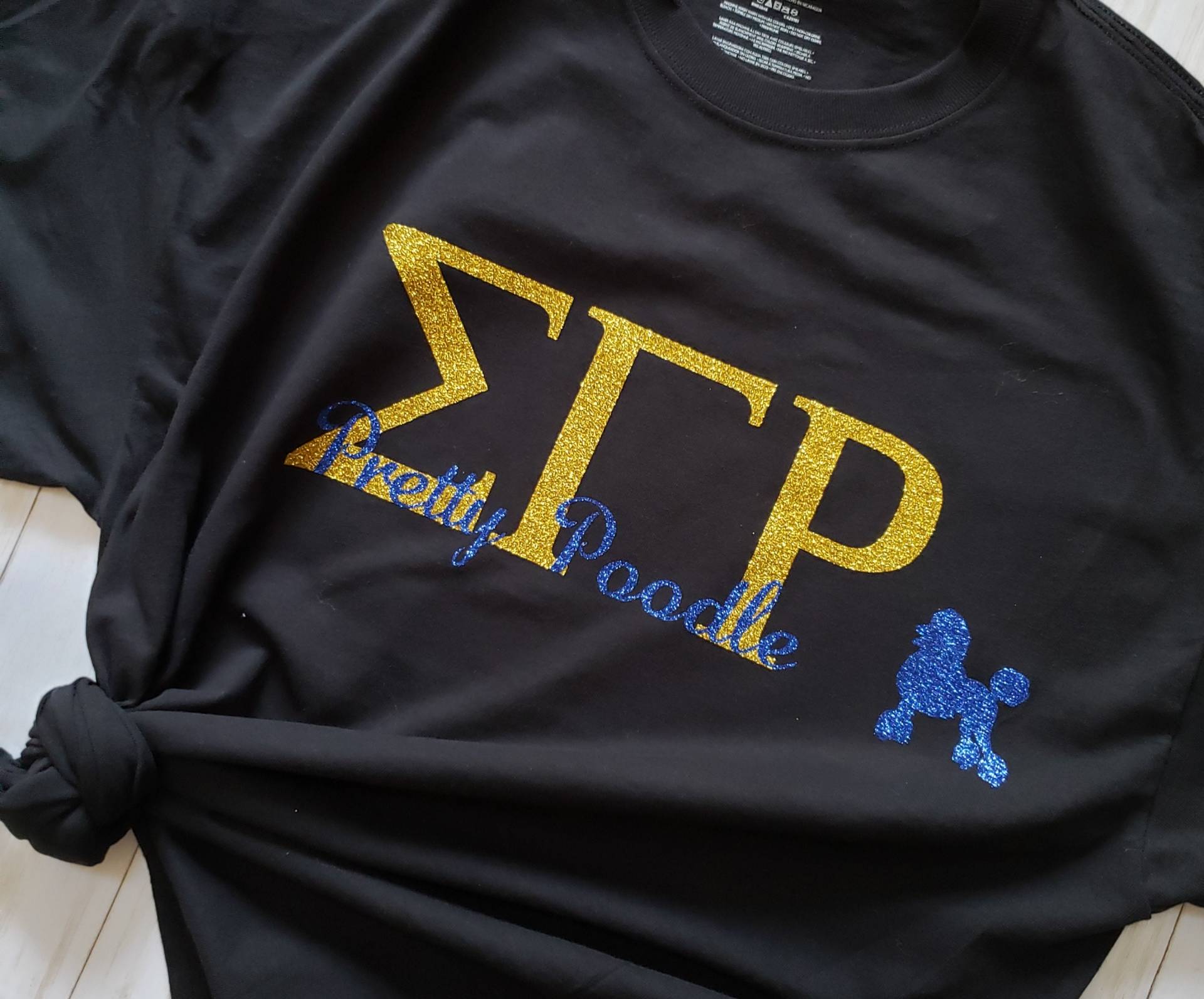 Sigma Gamma Rho - Hübscher Pudel Sigma Gamma Rho - Hübscher Pudel von CreativelyBlu