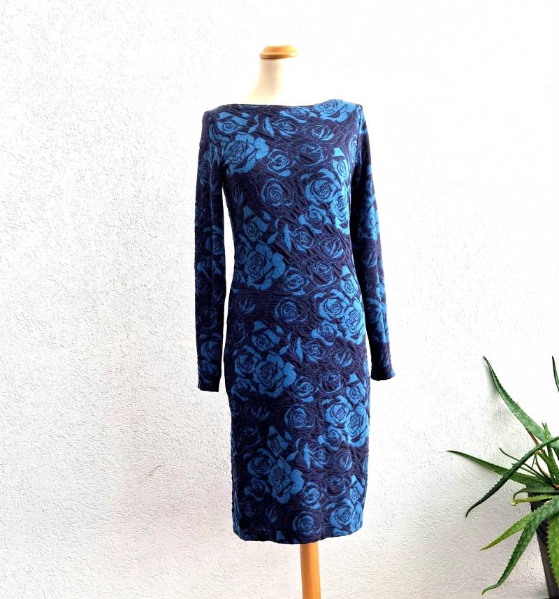 Cloque Kleid Blau U - Boot Ausschnitt Rosen von Creativstoffe