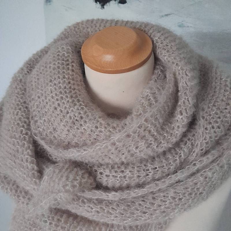 Hauchzartes Xxl Dreieckstuch Beige Alpaka Seide von Creativstoffe