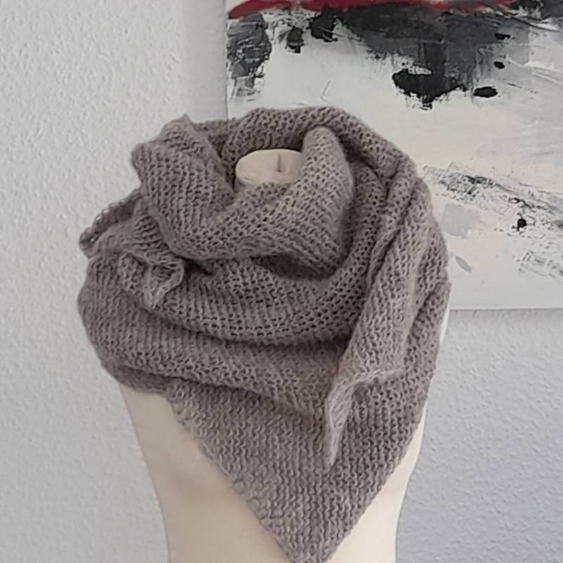 Dreieckstuch Alpaka Seide in Hellgrau Handgestrickt von Creativstoffe