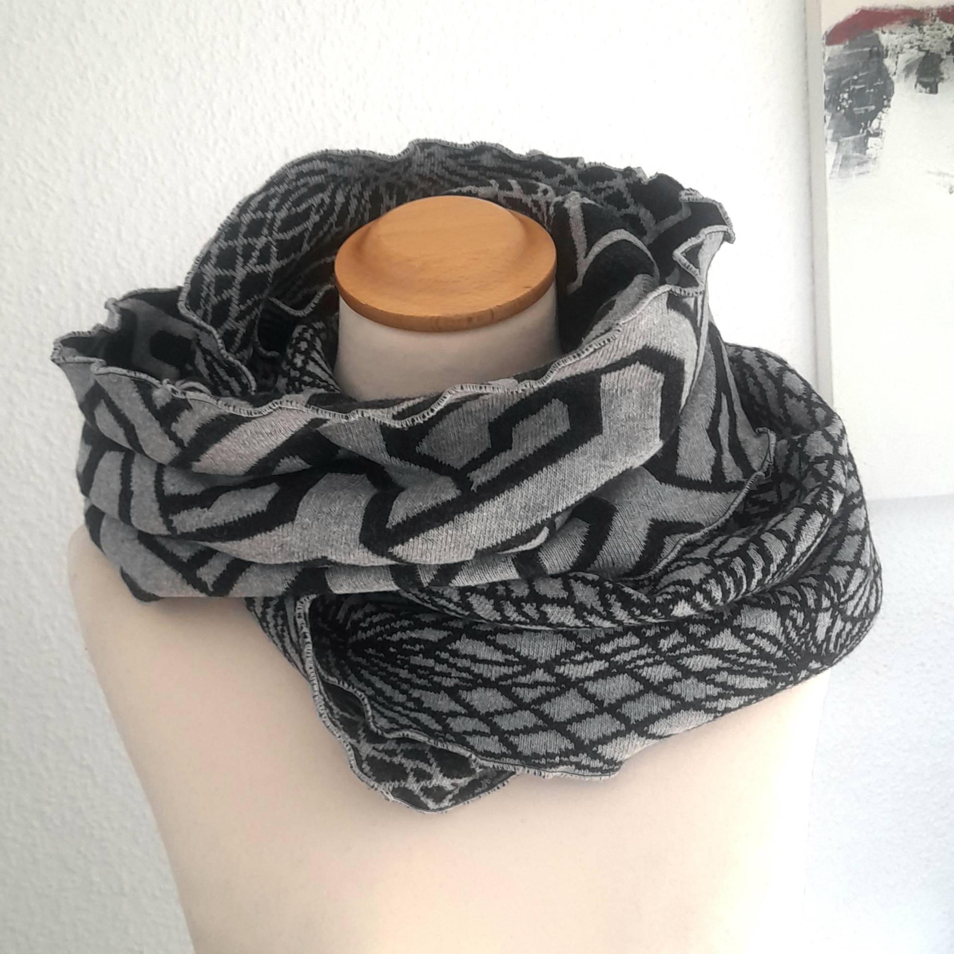 Loop Aus Jacquard Strick Wolle Grau von Creativstoffe