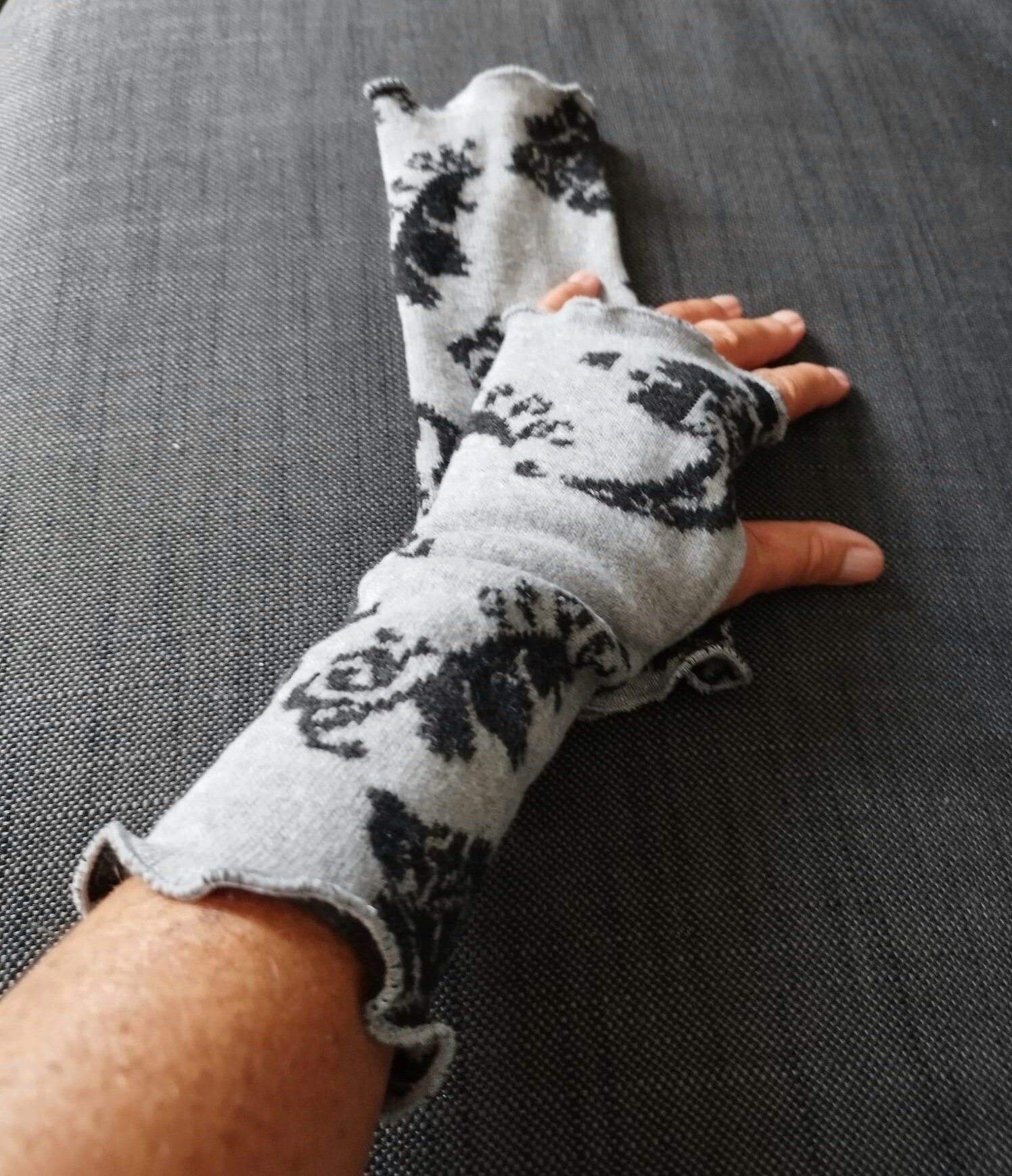 Stulpen, Armstulpen, Pulswärmer Aus Jacquard Strick Grau Stulpen, Armstulpen, Pulswärmer Aus Jacquard Strick Grau von Creativstoffe