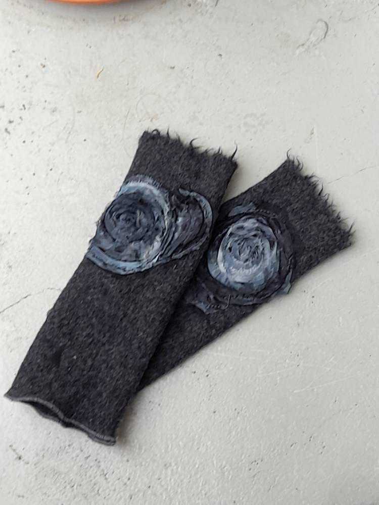 Walk Stulpen Grau Mit Daumenöffnung von Creativstoffe