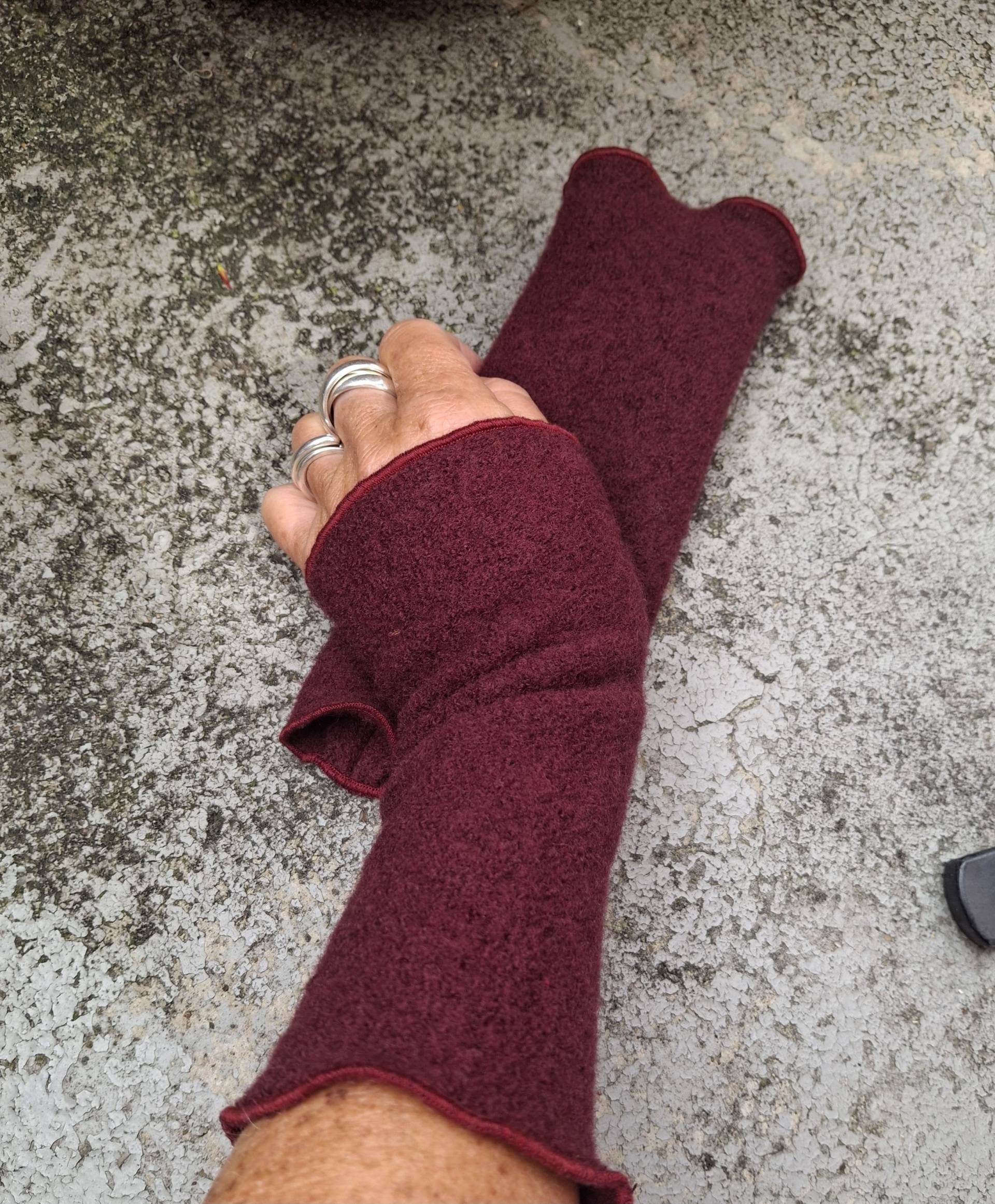 Walkstulpen Aus Reiner Wolle in Bordeaux von Creativstoffe