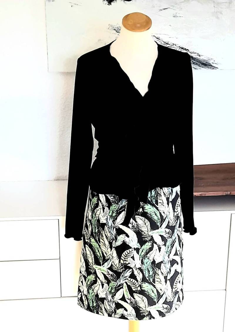 Wickeltop Aus Viskose Jersey in Schwarz von Creativstoffe