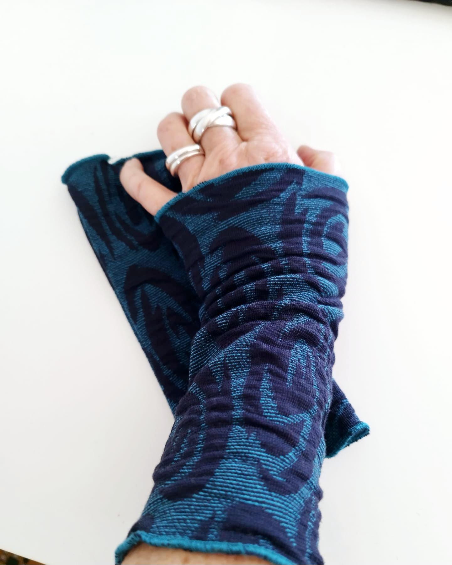 stulpen, Armstulpen, Pulswärmer Aus Cloque Jersey Blau von Creativstoffe