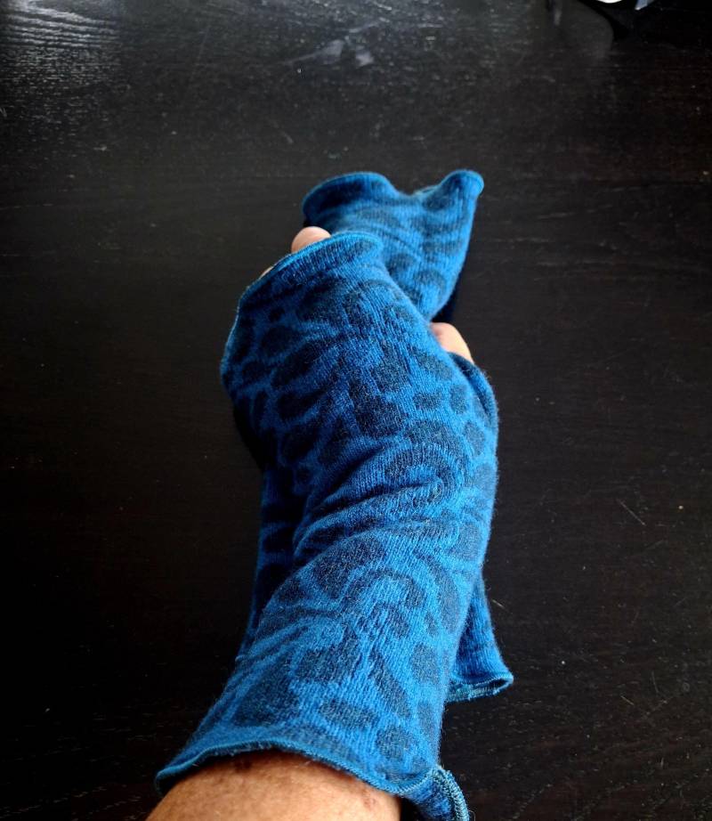 stulpen Aus Reiner Wolle Mit Daumenöffnung Petrol von Creativstoffe