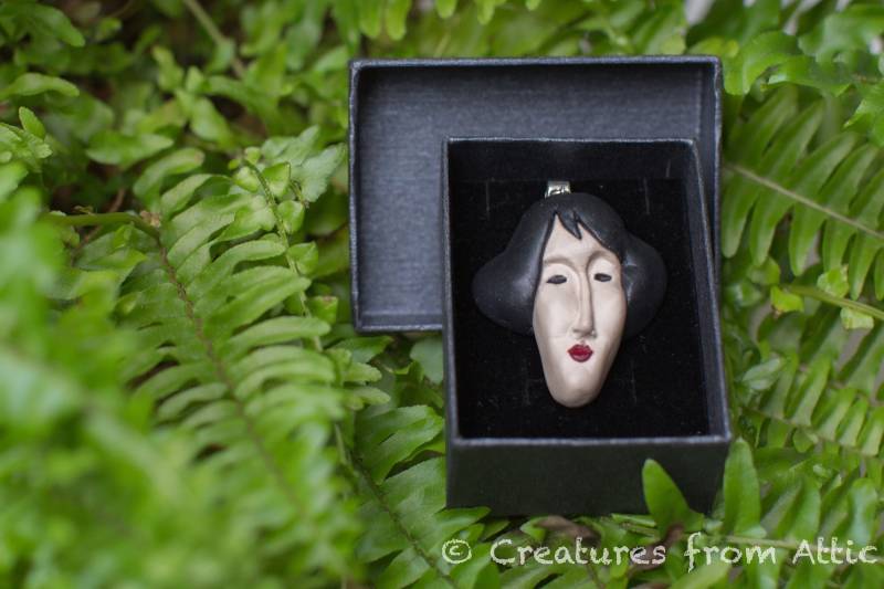 Einzigartiger Modigliani Anhänger Inspiriert Von Gemälden Des Künstlers Einzigartiger Modigliani Anhänger Inspiriert Von Gemälden Des Künstlers von CreaturesFromAttic
