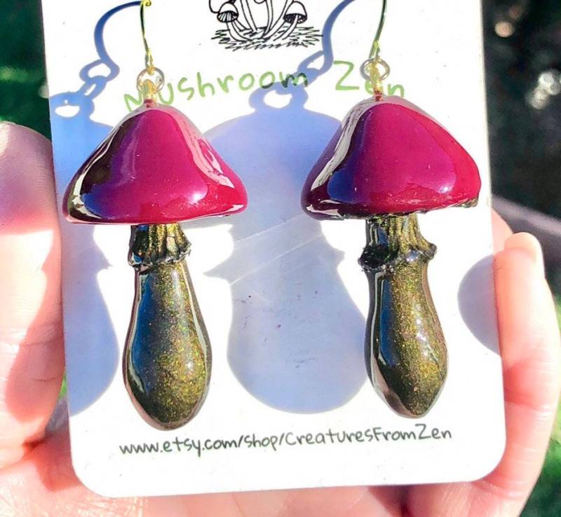 Boysenberry Rot Lila + Schwarzgold Schimmerndes Design in Pilz/14K Vergoldete Ohrhaken Boysenberry Rot Lila + Schwarzgold Schimmerndes Design in Pilz/14K Vergoldete Ohrhaken von CreaturesFromZen