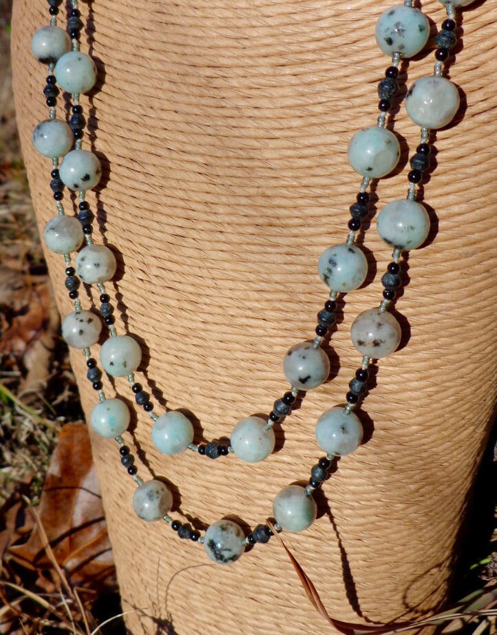 Sesam Jaspis Edelstein Halskette | Mintgrün Und Schwarz Perlenschmuck Doppel Wrap Perlen Mintgrüner Sesam Jaspis Edelstein Halskette | Mintgrün Und Schwarz Perlenschmuck Doppel Wrap Perlen Mintgrüner von CreekStoneGems