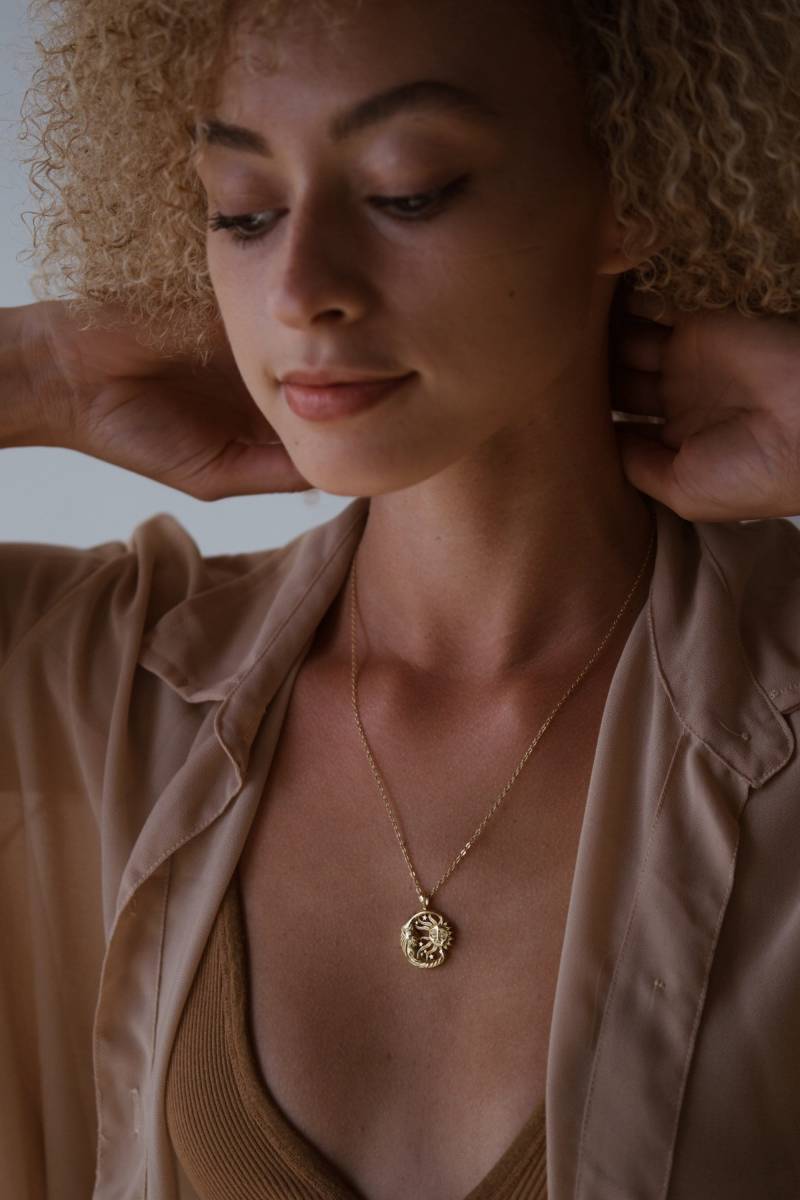 14K Gold-Filled Sonne Und Mond Halskette | Die Der Mond Celestial Schmuck, Halskette, Schichtung Geschenke Für Sie von CreoleCharmJewellery