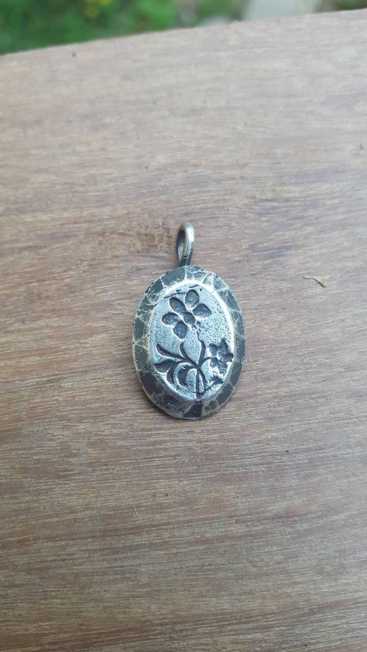 Bestäuber Anhänger Bestäuber Anhänger von CrestfallenSilver