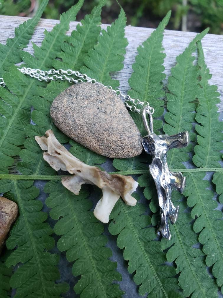 Der Backbone-Anhänger von CrestfallenSilver