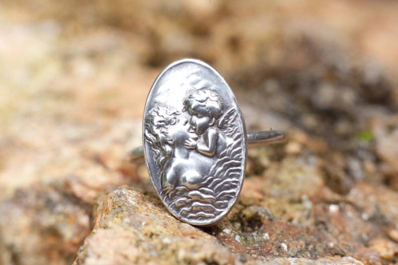 Frau Und Amor Bekehrung Ring Frau Und Amor Bekehrung Ring von CrestfallenSilver