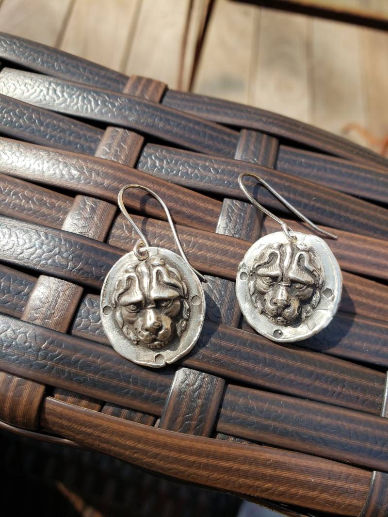 Freundlicher Löwe Ohrringe - Handgemacht Freundlicher Löwe Ohrringe - Handgemacht von CrestfallenSilver