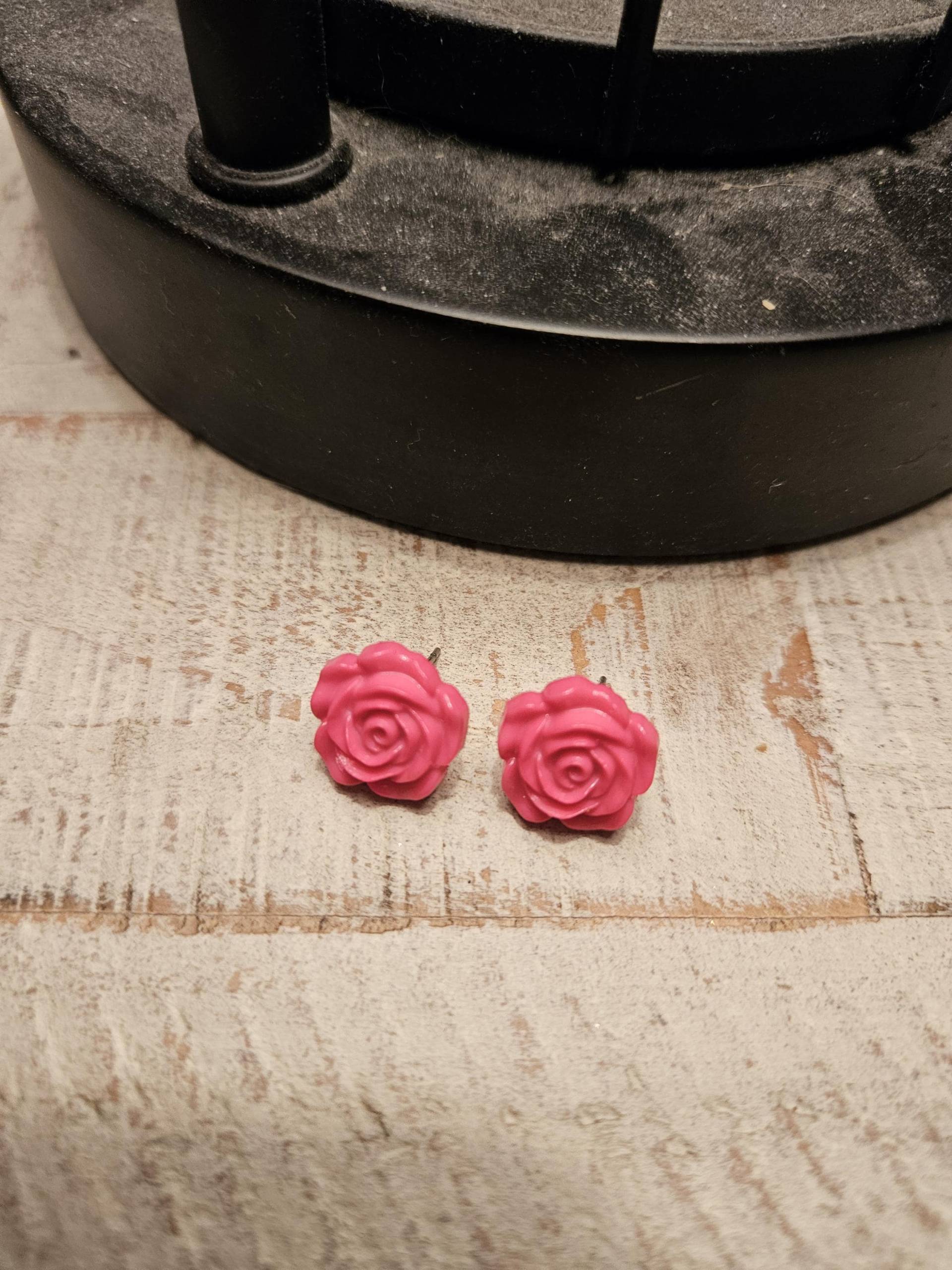 Rosen-Ohrstecker von CricketGigglesGifts