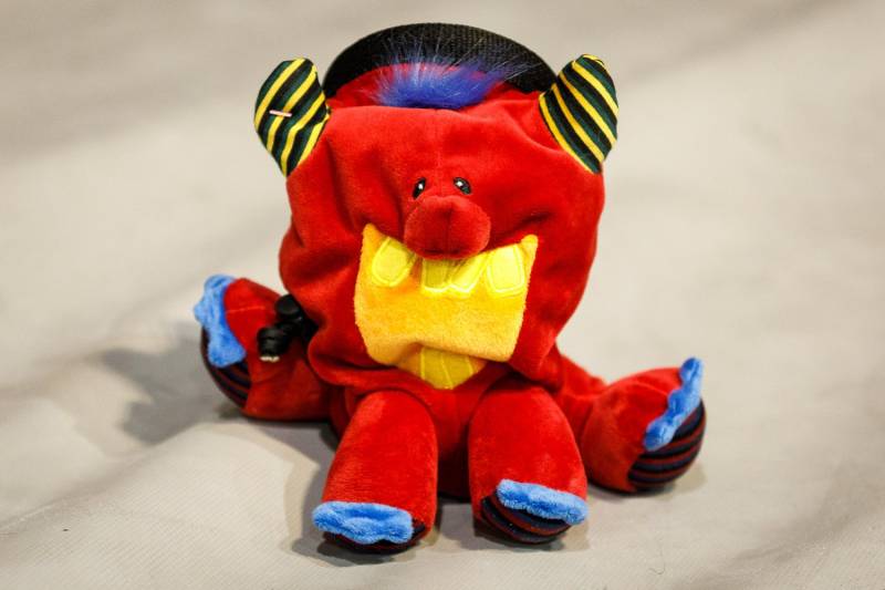 Crimp Chimps Red Monster Stofftier Chalk Bag von CrimpChimps