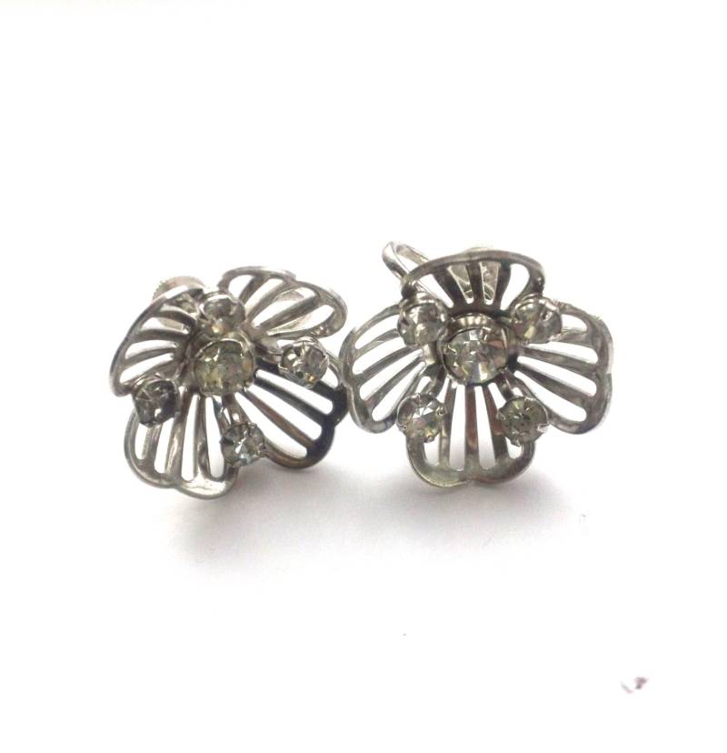 Bugby Niles Strass Blume Cluster Ohrringe Designer Signiert Vintage Mode-Designer-Schmuck-Zubehör Bugby Niles Strass Blume Cluster Ohrringe Designer Signiert Vintage Mode-Designer-Schmuck-Zubehör von CrimsonVintique