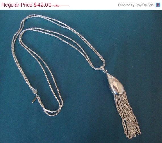 Monet Silber Anhänger Halskette Moderne Abstrakte Retro-Designermode Schmuck von CrimsonVintique