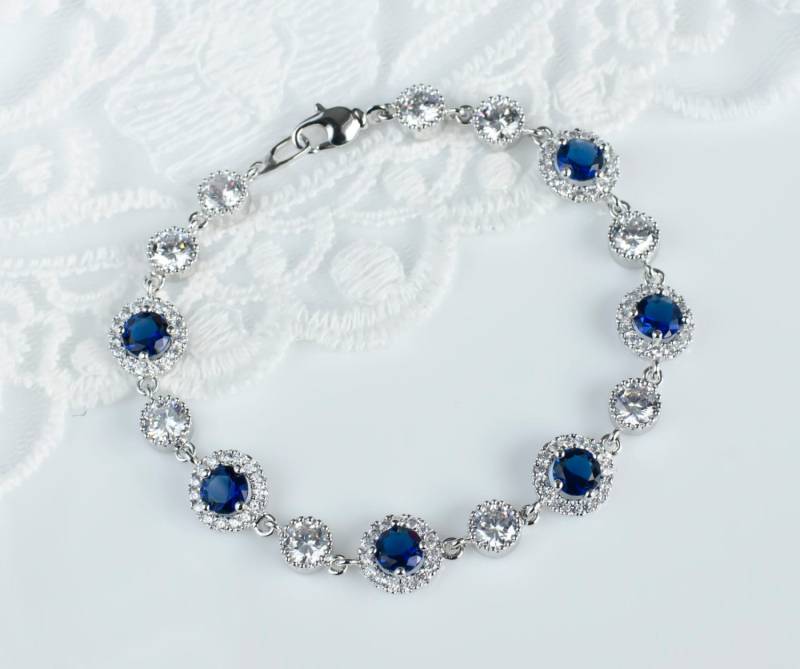 Braut Armband, Blauer Saphir Etwas Blaues Zirkonia Weiß Und Sapphire Hochzeitsschmuck von CrinaJewelleryDesign