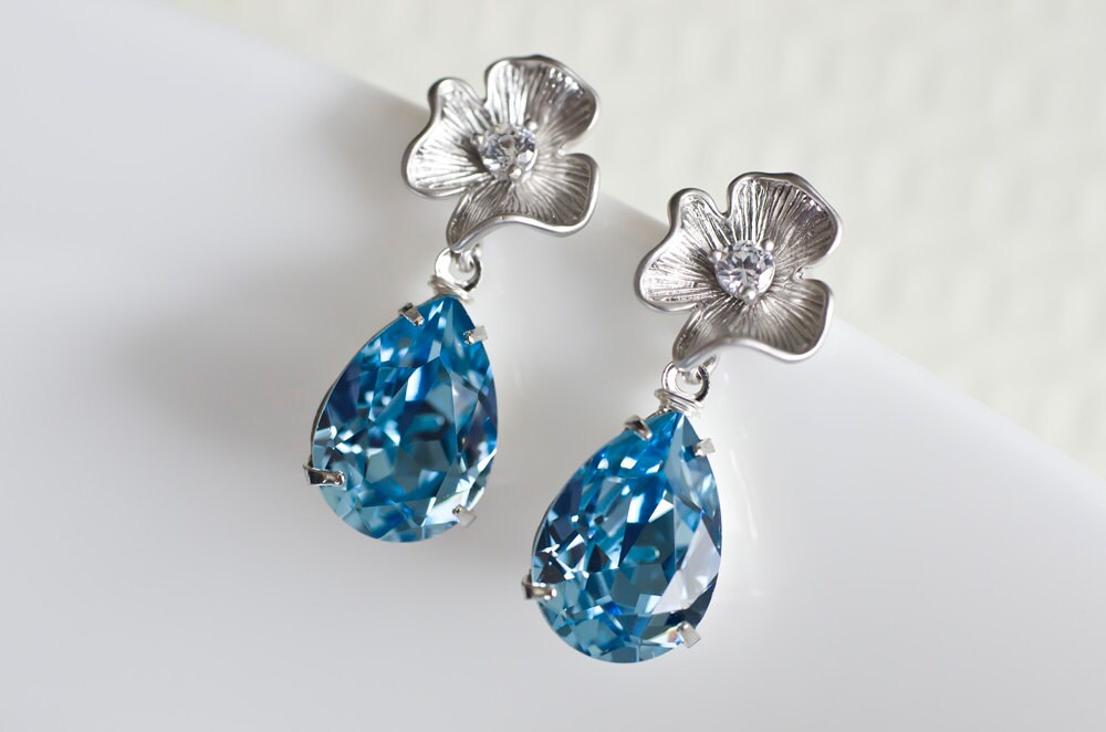 Braut Ohrringe, Brautjungfern Zirkonia Blume Eearposts Und Aquamarin Swarovski Kristall Träne Tropfen Braut Ohrringe, Brautjungfern Zirkonia Blume Eearposts Und Aquamarin Swarovski Kristall Träne Tropfen von CrinaJewelleryDesign