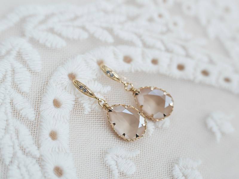 Braut Ohrringe, Elfenbein Creme Vintage-stil Swarovski Teardrop Vergoldet Gold Brautjungfern-Ohrringe Braut Ohrringe, Elfenbein Creme Vintage-stil Swarovski Teardrop Vergoldet Gold Brautjungfern-Ohrringe von CrinaJewelleryDesign