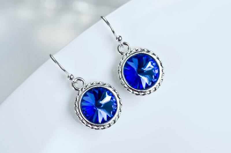 Capri Blau Swarovski Ohrringe, Brautjungfer Ocean Blau Kristall Kobaltblau Rivoli Ohrringe in 925Er Silber Aus Capri Blau Swarovski Ohrringe, Brautjungfer Ocean Blau Kristall Kobaltblau Rivoli Ohrringe in 925Er Silber Aus von CrinaJewelleryDesign