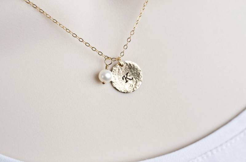 Erste, Monogramm, Erste Goldene Schallplatte Kette Bis Zu 5 Goldscheiben 14 K Gold Gefüllt, Personalisierten Schmuck, Mama Schwester Beste Erste, Monogramm, Erste Goldene Schallplatte Kette Bis Zu 5 Goldscheiben 14 K Gold Gefüllt, Personalisierten Schmuck, Mama Schwester Beste von CrinaJewelleryDesign