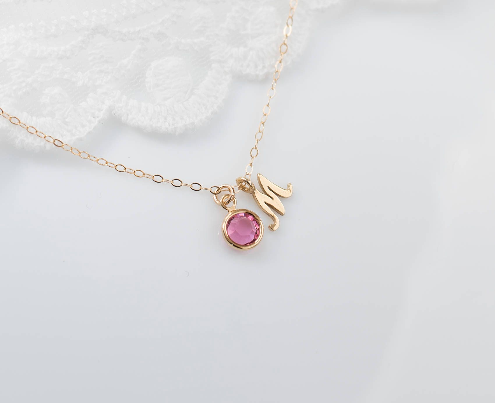 Geburtsstein Initial Halskette, Gold Personalisierte Halskette - Swarovski Geburtsstein, Gefüllte Monogramm Familie, Mutter, Großmutter Geschenk Geburtsstein Initial Halskette, Gold Personalisierte Halskette - Swarovski Geburtsstein, Gefüllte Monogramm Familie, Mutter, Großmutter Geschenk von CrinaJewelleryDesign