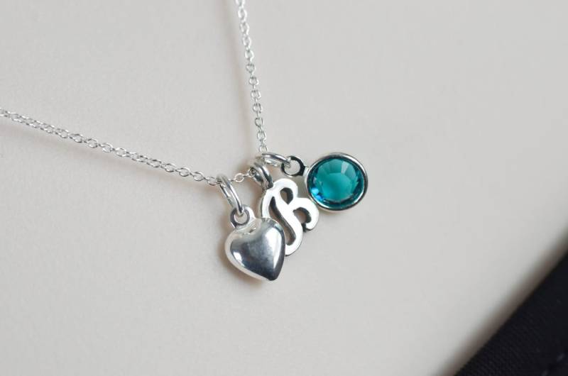 Geburtsstein Initial Halskette, Sterling Silber Personalisierte Halskette - Swarovski Geburtsstein, Kleiner Herz Anhänger Und Buchstaben Geburtsstein Initial Halskette, Sterling Silber Personalisierte Halskette - Swarovski Geburtsstein, Kleiner Herz Anhänger Und Buchstaben von CrinaJewelleryDesign