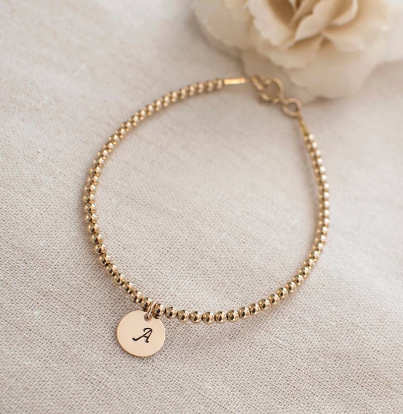 Gold Gefüllt Perlen Armband, Personalisierte Goldarmband, Erste Bettelarmband, Mutter-Tochter-Geschenk, Weihnachtsgeschenk Für Sie Gold Gefüllt Perlen Armband, Personalisierte Goldarmband, Erste Bettelarmband, Mutter-Tochter-Geschenk, Weihnachtsgeschenk Für Sie von CrinaJewelleryDesign