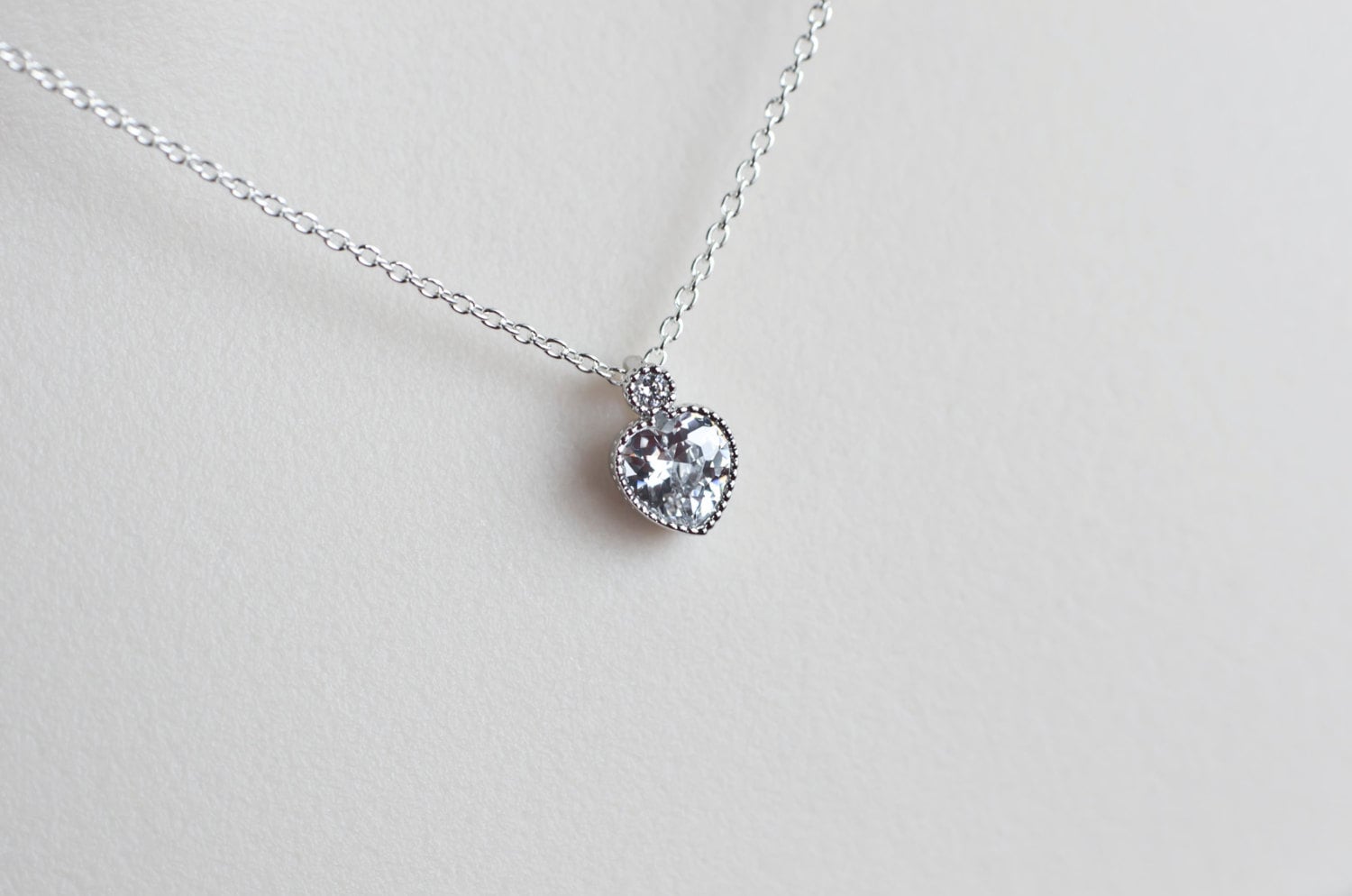 Herz-Halskette, Kleine Zirkonia Herz Halskette, Modernen Alltag Schmuck, Zierliche Zarte Diamant-Halskette, Cz Schmuck Herz-Halskette, Kleine Zirkonia Herz Halskette, Modernen Alltag Schmuck, Zierliche Zarte Diamant-Halskette, Cz Schmuck von CrinaJewelleryDesign