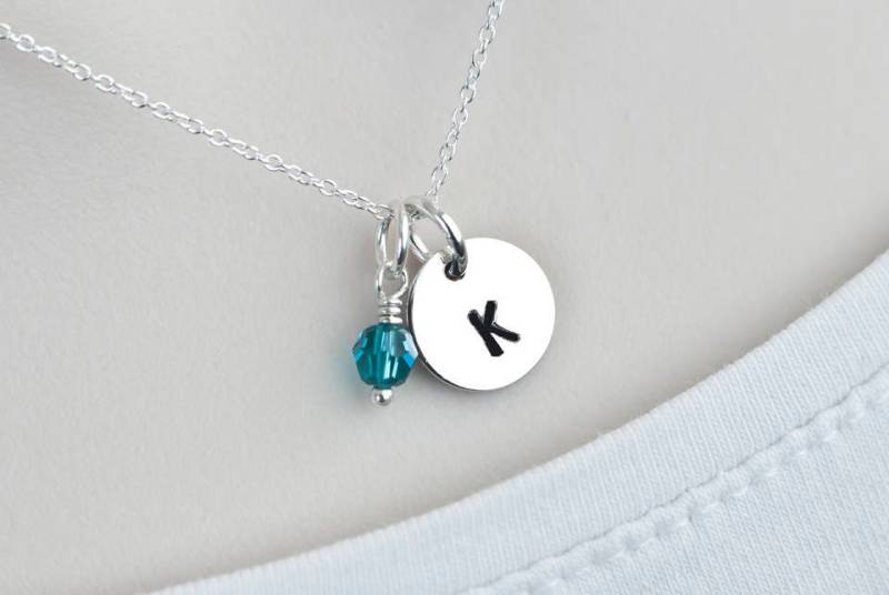 Initial Halskette, Birthstone Monogramm Erste Silberscheibe, Bis Zu 5 Scheibe Charme Silber, Personalisierten Schmuck, Mama Schwester Beste Initial Halskette, Birthstone Monogramm Erste Silberscheibe, Bis Zu 5 Scheibe Charme Silber, Personalisierten Schmuck, Mama Schwester Beste von CrinaJewelleryDesign