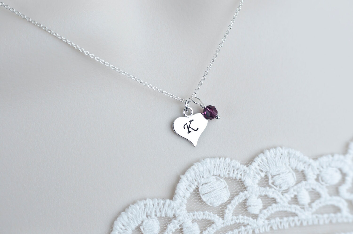 Initial Halskette, Birthstone Sterling Silber Herz Ursprünglichen Charme Und Swarovski Geburtsstein, Personalisierte Halskette Initial Halskette, Birthstone Sterling Silber Herz Ursprünglichen Charme Und Swarovski Geburtsstein, Personalisierte Halskette von CrinaJewelleryDesign