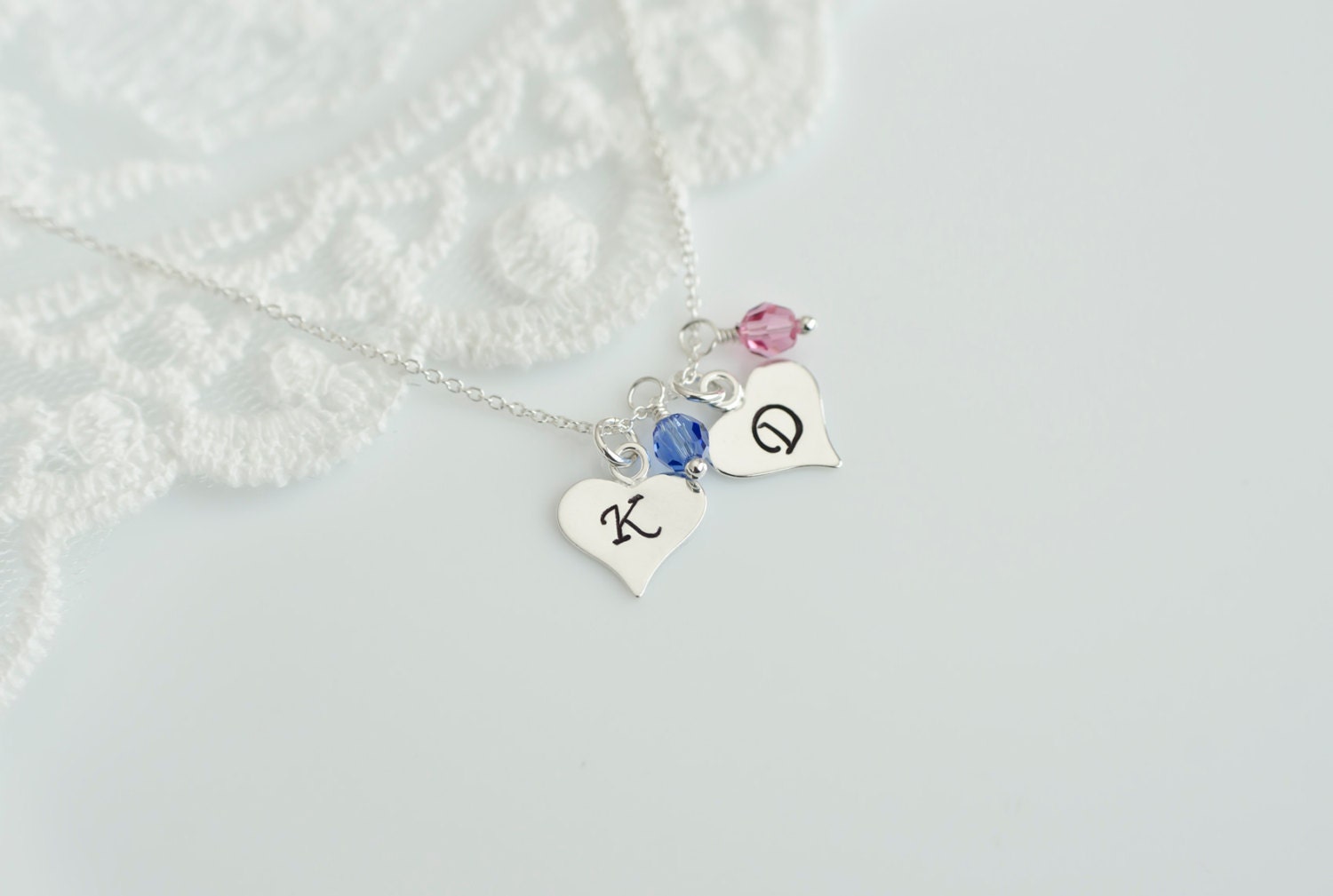 Initial Halskette, Mutter, Großmutter Birthstone Sterling Silber Herz Ursprünglichen Charme Und Swarovski Geburtsstein Halskette Initial Halskette, Mutter, Großmutter Birthstone Sterling Silber Herz Ursprünglichen Charme Und Swarovski Geburtsstein Halskette von CrinaJewelleryDesign