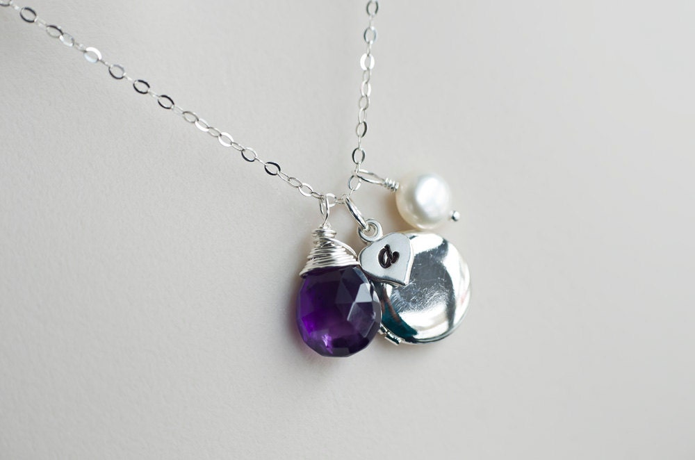 Initial Medaillon Halskette, Amethyst Und Silber Benutzerdefinierte Stein Individuelle Aus - Runden Initial Medaillon Halskette, Amethyst Und Silber Benutzerdefinierte Stein Individuelle Aus - Runden von CrinaJewelleryDesign