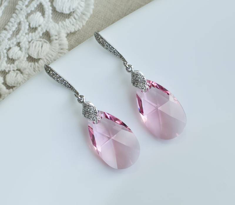 Leichte Rosa Swarovski Kristall Ohrringe, Rose Baumeln Leicht Und Zirkonia Lang Leichte Rosa Swarovski Kristall Ohrringe, Rose Baumeln Leicht Und Zirkonia Lang von CrinaJewelleryDesign