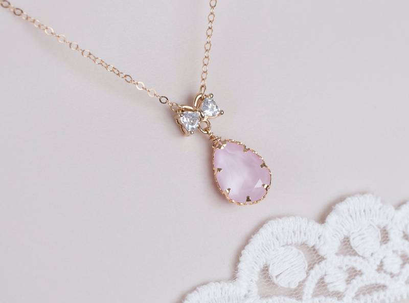 Pastell Rosa Swarovski Crystal Halskette, Zarte Gold, Weiche Rosa Powder Rose Pastell Rosa Swarovski Crystal Halskette, Zarte Gold, Weiche Rosa Powder Rose von CrinaJewelleryDesign