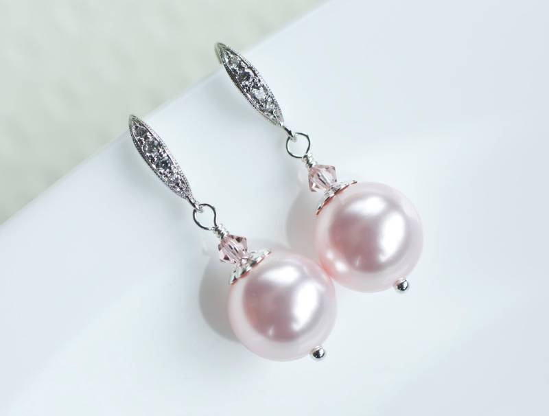 Licht Rosa Rose Perlen Ohrringe, Brautjungfer Geschenk, Swarovski Rosaline Perle Ohrringe Cubic Zirconia Ohrhaken Brautjungfern Licht Rosa Rose Perlen Ohrringe, Brautjungfer Geschenk, Swarovski Rosaline Perle Ohrringe Cubic Zirconia Ohrhaken Brautjungfern von CrinaJewelleryDesign