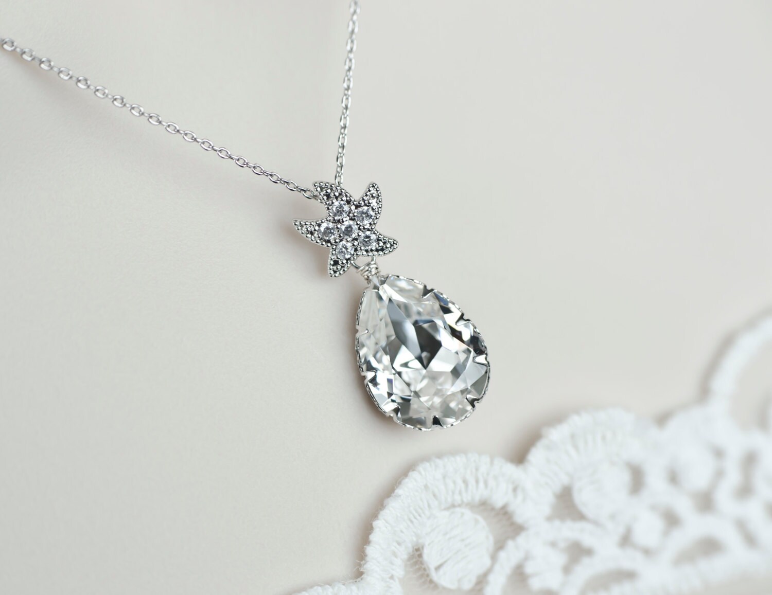 Seestern Halskette, Zirkonia Und Weiß Swarovski Kristall Teardrop, Braut Brautjungfern Strand Hochzeit Halskette Seestern Halskette, Zirkonia Und Weiß Swarovski Kristall Teardrop, Braut Brautjungfern Strand Hochzeit Halskette von CrinaJewelleryDesign