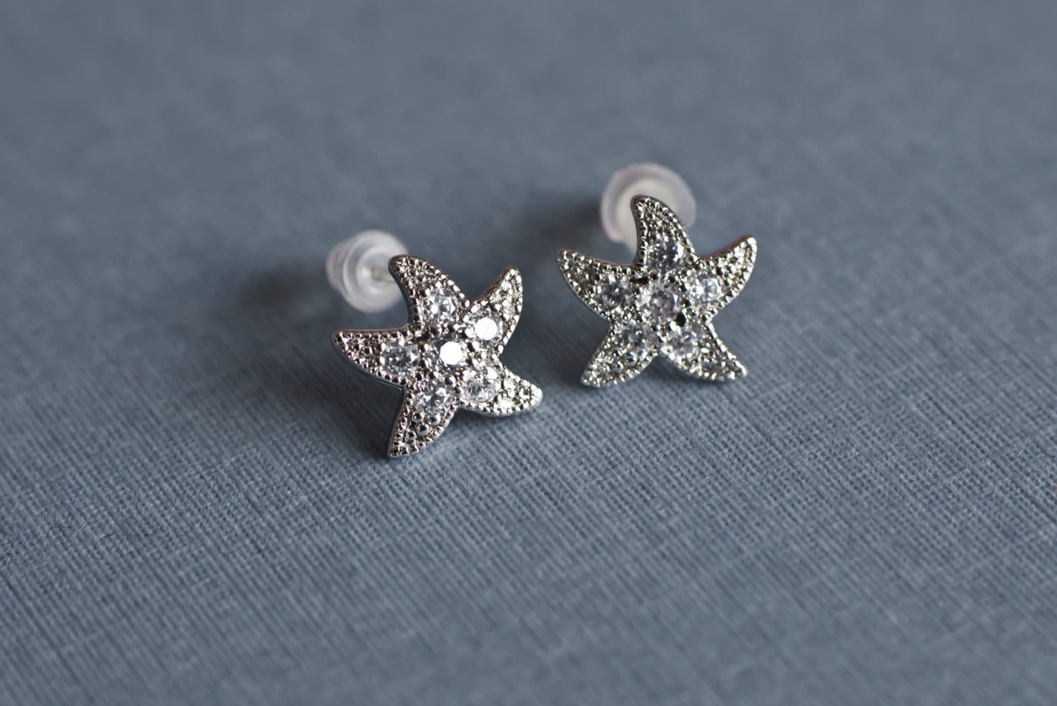 Seestern Ohrringe, Sternfisch Rhodiniert Zirkonia Pave Einstellung Braut Brautjungfern Hochzeit Ziel Ohrringe Seestern Ohrringe, Sternfisch Rhodiniert Zirkonia Pave Einstellung Braut Brautjungfern Hochzeit Ziel Ohrringe von CrinaJewelleryDesign