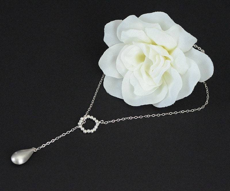 Silberne Träne Lariat Stil Halskette - Gebürstetem Sterling Silber Briolette Silberne Träne Lariat Stil Halskette - Gebürstetem Sterling Silber Briolette von CrinaJewelleryDesign